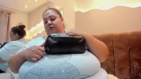 Snapshot of alisson_am chatting on 06.25.26 Alisson online show from 06.25.26