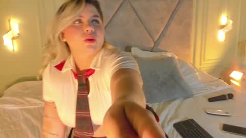 Snapshot of alissonjoneess chatting on 11.09.25 Alisson Joness online show from 11.09.25