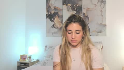 Snapshot of alissonroyce chatting on 03.12.25 Goddess online show from 03.12.25