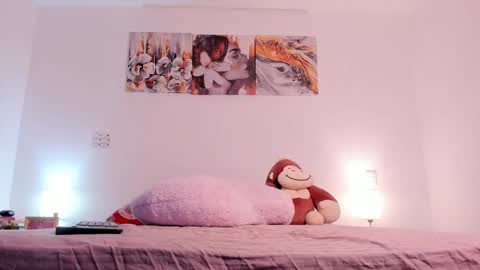 Snapshot of alissonroyce chatting on 09.17.25 Goddess online show from 09.17.25