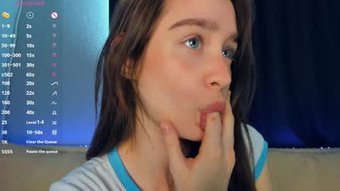 Snapshot of alivialovely chatting on 04.04.26 Alivia online show from 04.04.26