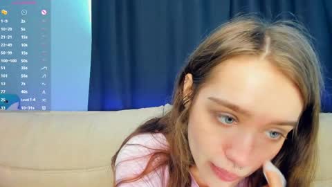 Snapshot of alivialovely chatting on 05.06.26 Alivia online show from 05.06.26