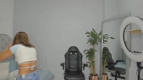alix_18 online show from 09.13.25