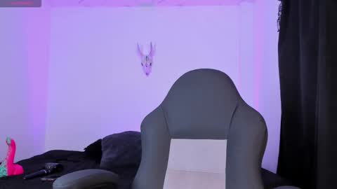 Snapshot of aliz_01 chatting on 12.02.25 Aliz online show from 12.02.25