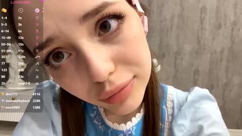 Snapshot of alizavigneau chatting on 03.23.26 Alice online show from 03.23.26