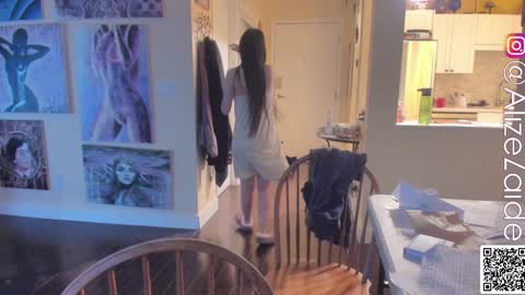 Alize Zaide online show from 01.02.25