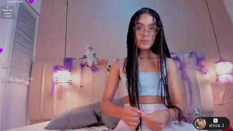 alizza_ online show from 10.17.25