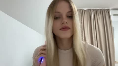 Snapshot of allaloffredo chatting on 06.25.26 Kate online show from 06.25.26