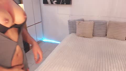 Snapshot of allareillusionxxx chatting on 02.06.25 Miss Gia online show from 02.06.25