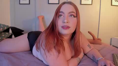 Snapshot of allasska_ chatting on 12.01.25 Laura online show from 12.01.25