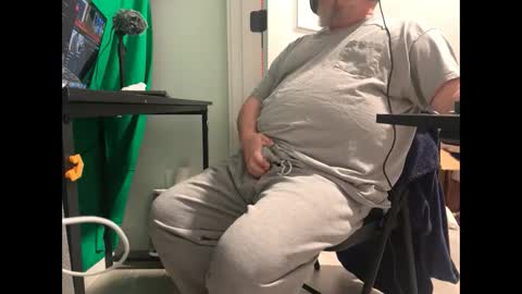 Allergictolove online show from 02.23.25