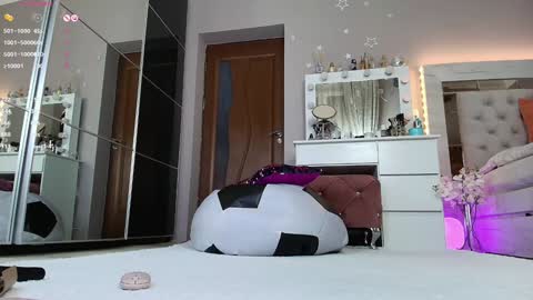 Snapshot of allesya23 chatting on 01.11.25 onlyfansallesya23 online show from 01.11.25