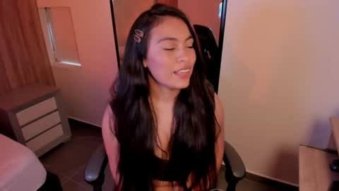 Snapshot of allie_bruce chatting on 06.10.26 A L L I E online show from 06.10.26