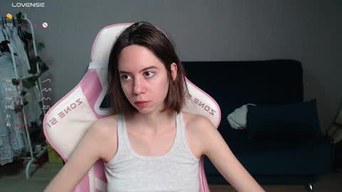 Snapshot of allie_hazie chatting on 12.17.25 alice online show from 12.17.25