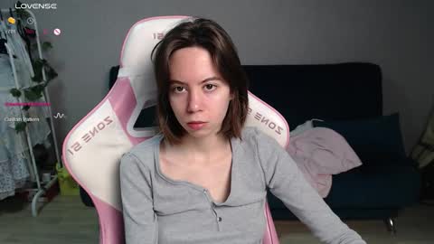 Snapshot of allie_hazie chatting on 12.18.25 alice online show from 12.18.25