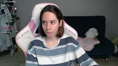 Snapshot of allie_hazie chatting on 12.22.25 alice online show from 12.22.25