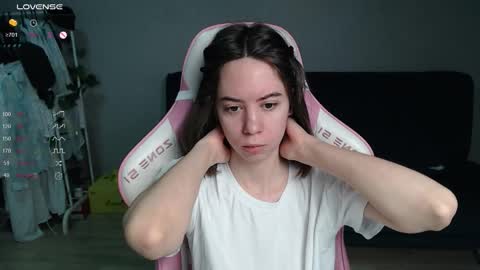 Snapshot of allie_hazie chatting on 03.06.26 alice online show from 03.06.26