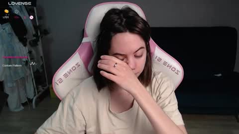 Snapshot of allie_hazie chatting on 03.10.26 alice online show from 03.10.26