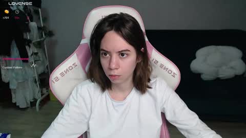 Snapshot of allie_hazie chatting on 03.25.26 alice online show from 03.25.26