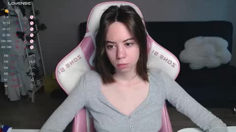 Snapshot of allie_hazie chatting on 03.30.26 alice online show from 03.30.26