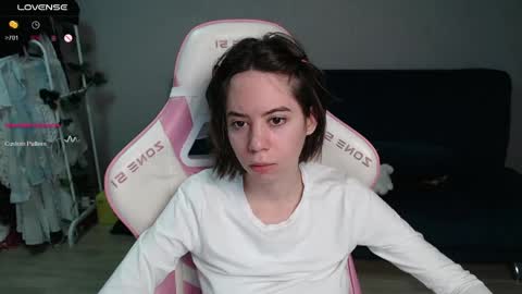 Snapshot of allie_hazie chatting on 04.03.26 alice online show from 04.03.26