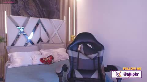 Snapshot of allison_parker1_ chatting on 11.15.25 allison_parker1_ online show from 11.15.25