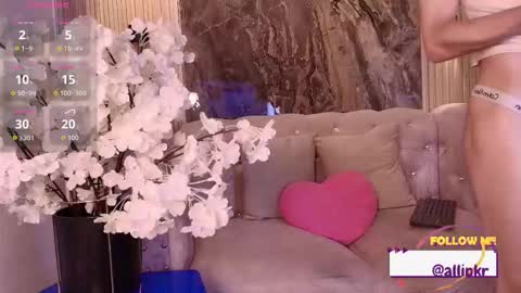 Snapshot of allison_parker1_ chatting on 12.15.25 allison_parker1_ online show from 12.15.25