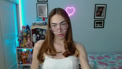 Snapshot of allisonblossom chatting on 02.03.25 online show from 02.03.25