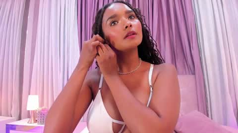 Snapshot of allisonn_bell chatting on 03.07.25 Allison online show from 03.07.25