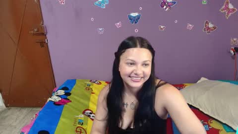 Snapshot of allisonn_smith18 chatting on 11.29.25 Alisson online show from 11.29.25