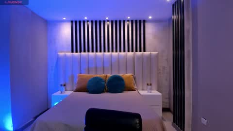 Snapshot of allisonrogersx chatting on 02.22.26 Allison Rogers online show from 02.22.26