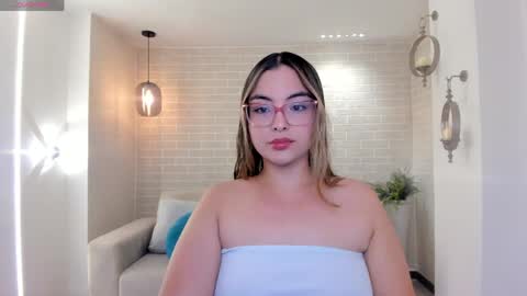 Snapshot of allisonrogersx chatting on 05.12.26 Allison Rogers online show from 05.12.26