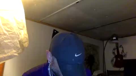 Snapshot of allitrunnin chatting on 10.12.25 allitrunnin online show from 10.12.25