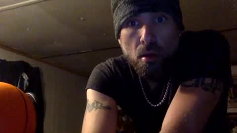 Snapshot of allitrunnin chatting on 11.29.25 allitrunnin online show from 11.29.25