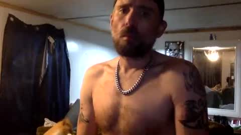 Snapshot of allitrunnin chatting on 12.18.25 allitrunnin online show from 12.18.25