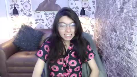 Snapshot of alllyson_ chatting on 09.09.25 alison online show from 09.09.25