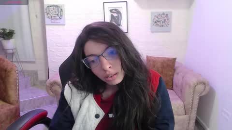 Snapshot of alllyson_ chatting on 11.17.25 alison online show from 11.17.25