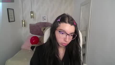 Snapshot of alllyson_ chatting on 02.18.26 alison online show from 02.18.26