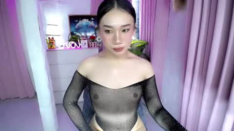 Snapshot of alluring_mj chatting on 06.18.26 mj online show from 06.18.26