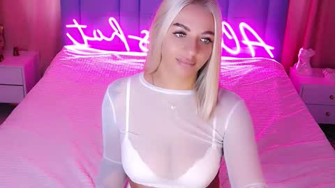 AlwaysHot online show from 09.18.25