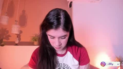 Snapshot of ally_addams chatting on 09.11.25 Ally online show from 09.11.25