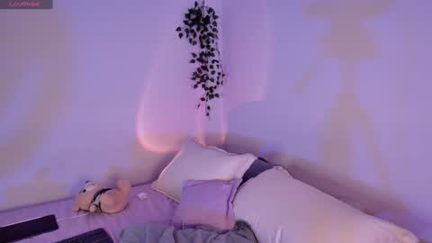 Snapshot of ally_clark chatting on 12.26.24 ally_clark online show from 12.26.24