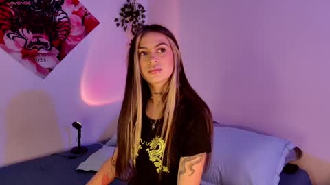 Snapshot of ally_clark chatting on 01.23.25 ally_clark online show from 01.23.25