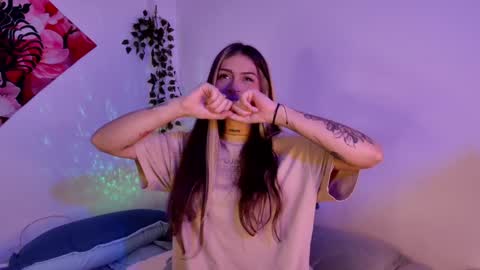 Snapshot of ally_clark chatting on 01.30.25 ally_clark online show from 01.30.25