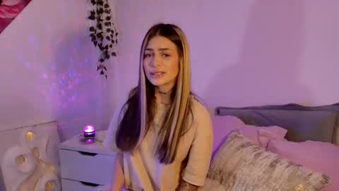 Snapshot of ally_clark chatting on 03.10.25 ally_clark online show from 03.10.25