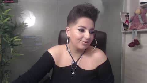 Snapshot of allyiah chatting on 12.01.24 online show from 12.01.24