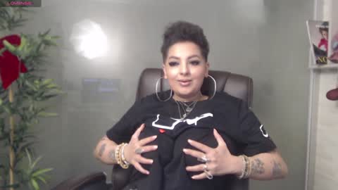 Snapshot of allyiah chatting on 12.04.24 online show from 12.04.24