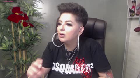 Snapshot of allyiah chatting on 12.07.24 online show from 12.07.24