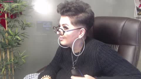 Snapshot of allyiah chatting on 12.19.24 online show from 12.19.24