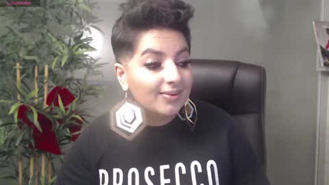 Snapshot of allyiah chatting on 12.19.24 online show from 12.19.24